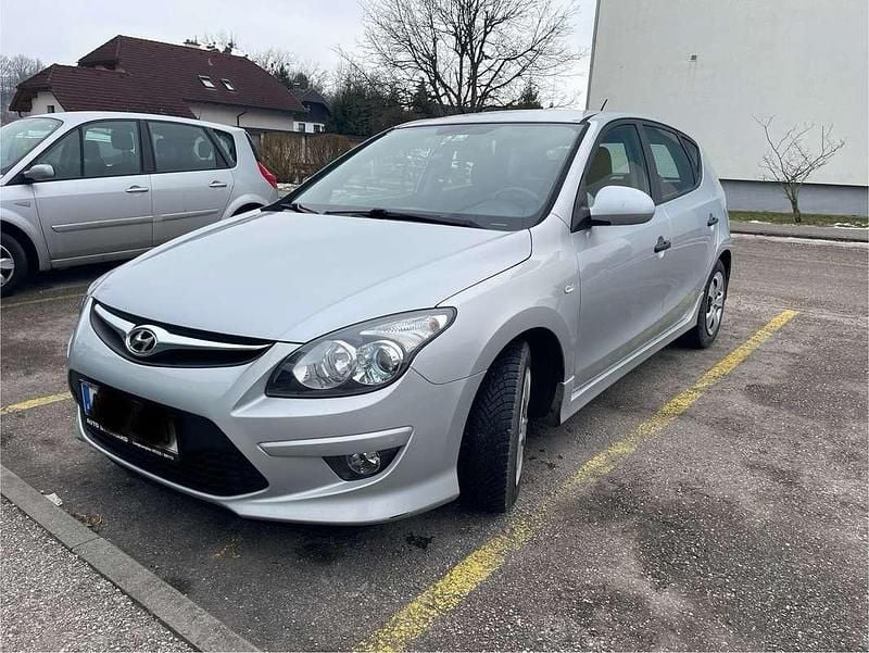 Gebraucht Hyundai i30 Comfort 109 PS (80 kW) 2010 Limousine