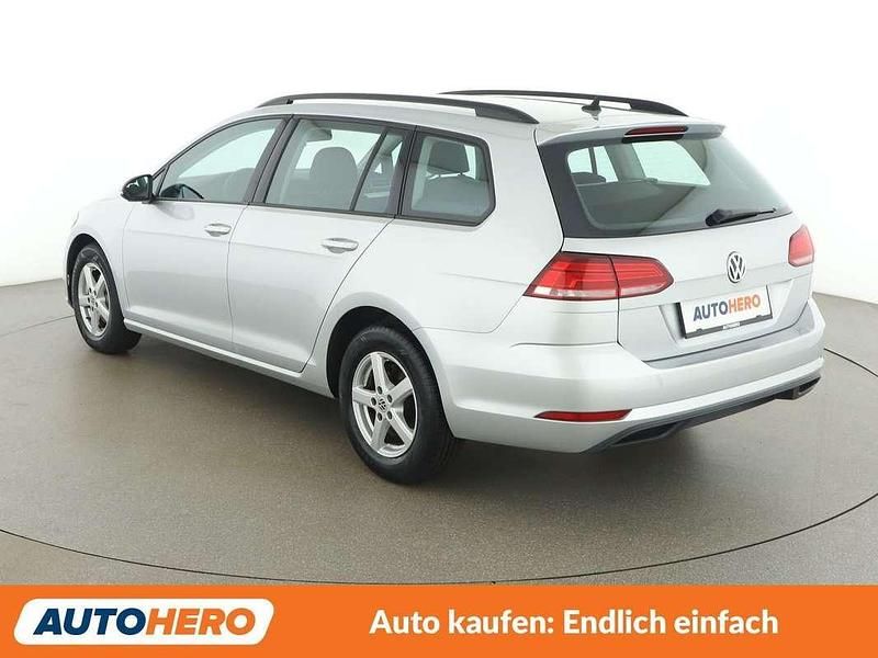 Gebraucht VW Golf VII Trendline 116 PS (85 kW) 2018 Grau Kombi