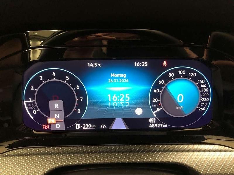 Gebraucht VW Golf VIII R-line 131 PS (96 kW) 2021 Schwarz Kombi