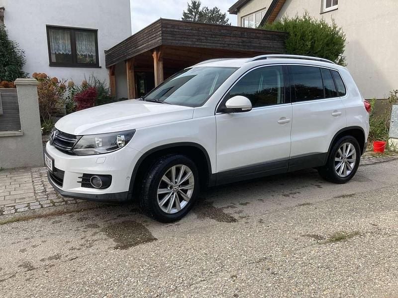 Weiß Gebraucht 2013 VW Tiguan Sport SUV | € 9.400 (Guter Preis) - Bild 1/4
