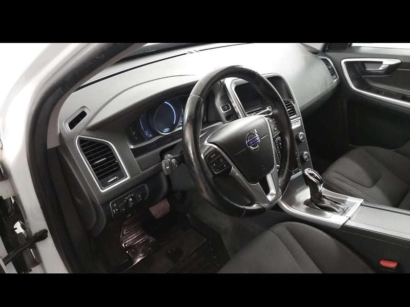 Gebraucht Volvo XC60 Kinetic 190 PS (139 kW) 2016 Weiß SUV