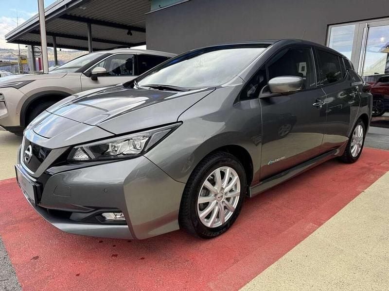 Grau Gebraucht 2020 Nissan Leaf N-Connecta Kleinwagen | € 15.990 (Teuer) - Bild 1/4