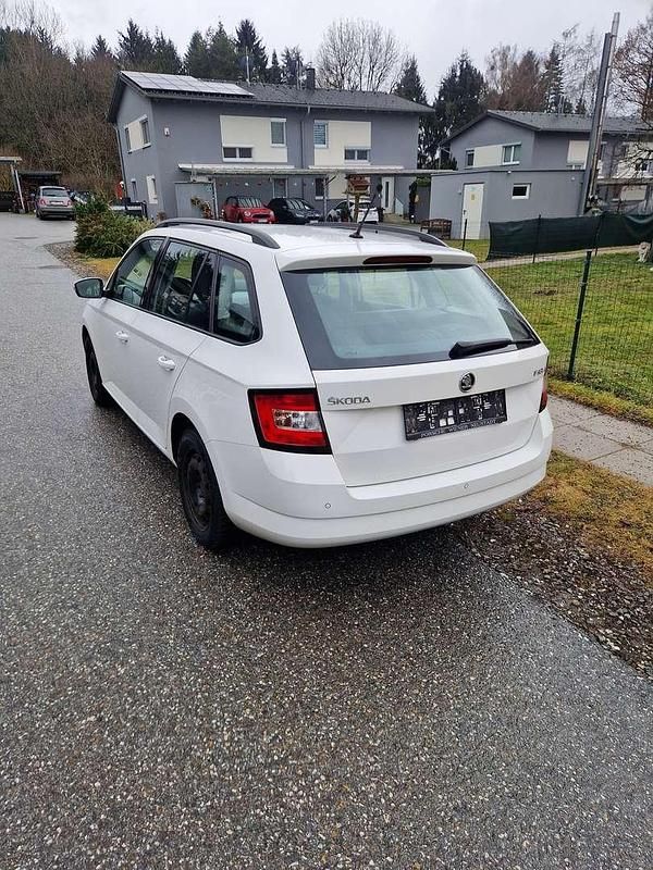 Gebraucht Skoda Fabia Active 90 PS (66 kW) 2017 Weiß Kombi