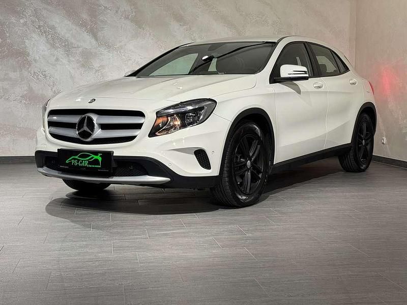Gebraucht Mercedes GLA180 109 PS (80 kW) 2016 Weiß SUV