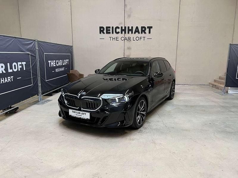 Schwarz Gebraucht 2024 BMW 530e M Sport Kombi | € 69.850 - Bild 1/3