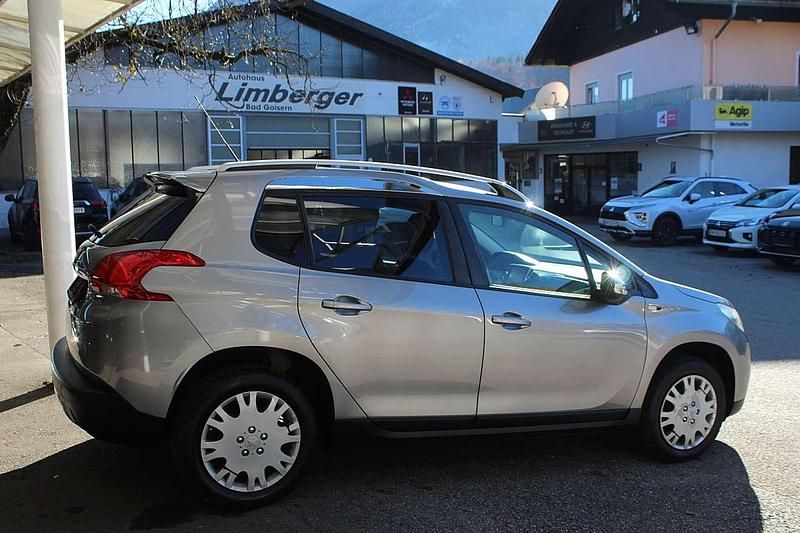 Gebraucht Peugeot 2008 Style 110 PS (80 kW) 2016 Silber SUV