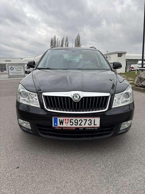 Gebraucht Skoda Octavia Elegance 122 PS (89 kW) 2010 Kombi