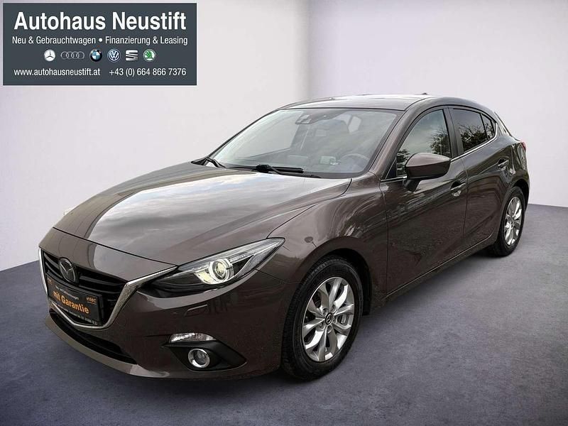 Grau Gebraucht 2015 Mazda 3 Center-Line Kleinwagen | € 10.380 (Fairer Preis) - Bild 1/4
