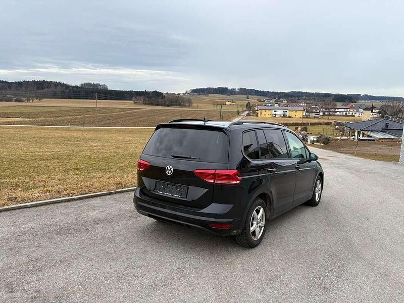 Gebraucht VW Touran Comfortline 116 PS (85 kW) 2019 Schwarz Van / Kleinbus