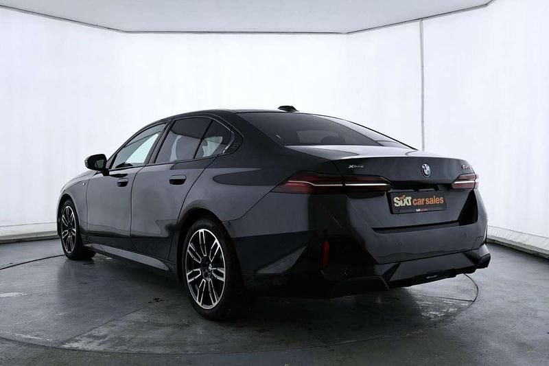 Gebraucht BMW 520 M Sport 197 PS (144 kW) 2025 Grau Limousine