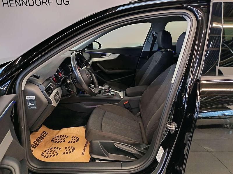 Gebraucht Audi A4 Ambiente 163 PS (119 kW) 2022 Schwarz Kombi