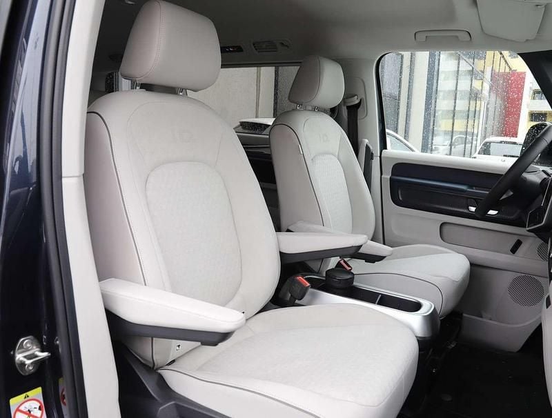 Neu VW ID. Buzz Pro 210 kW (286 PS) 2025 Weiss  metallic Van / Kleinbus