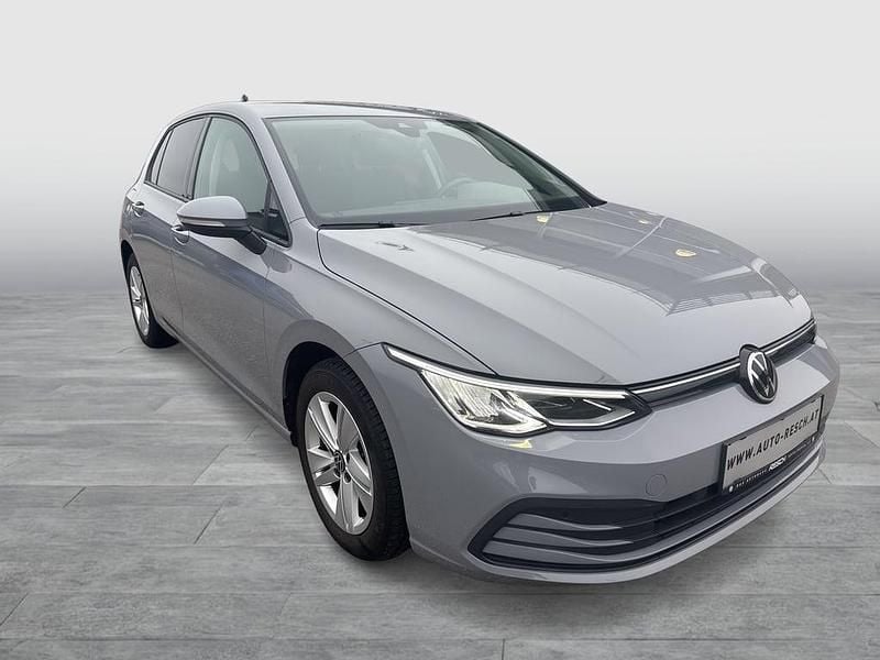 Gebraucht VW Golf VIII Life 110 PS (80 kW) 2021 Mittelgrau  normal Limousine