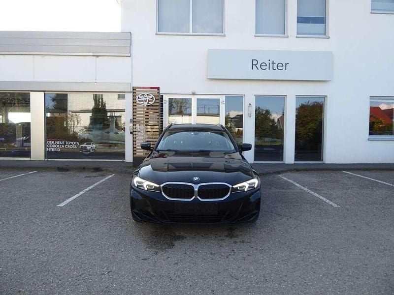 Schwarz Gebraucht 2023 BMW 320 Kombi | € 28.990 (Superpreis) - Bild 1/4