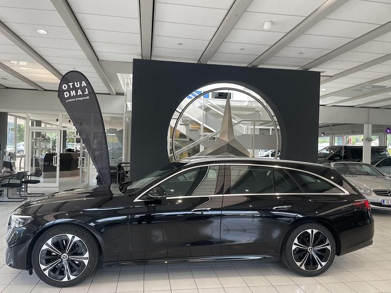 Gebraucht Mercedes E220 Advanced 220 PS (161 kW) 2024 Schwarz Kombi
