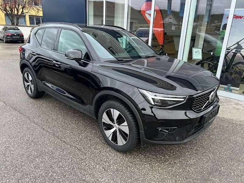 Schwarz Gebraucht 2025 Volvo XC40 Plus SUV | € 39.900 (Fairer Preis) - Bild 1/4