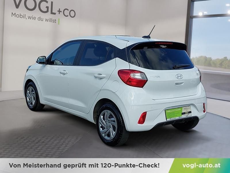 Gebraucht Hyundai i10 67 PS (49 kW) 2024 Weiß Kleinwagen