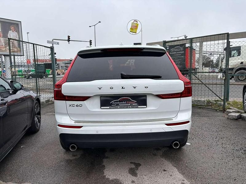Gebraucht Volvo XC60 Momentum 190 PS (139 kW) 2020 Weiß SUV