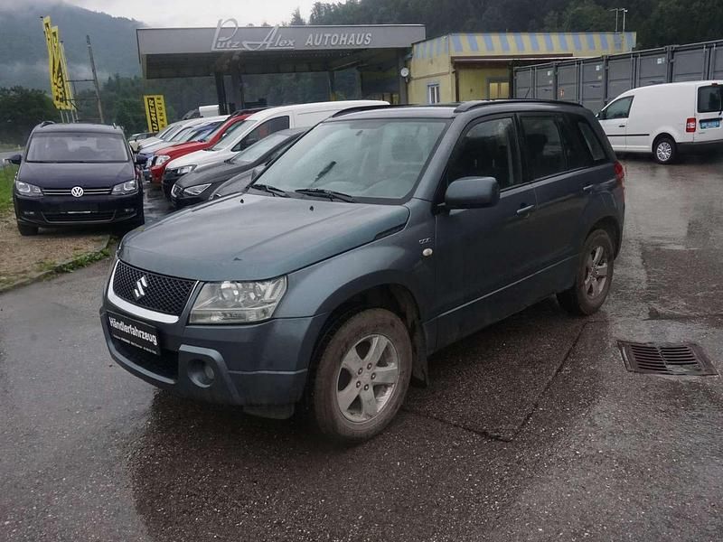 Gebraucht Suzuki Grand Vitara 129 PS (94 kW) 2009 Grau SUV