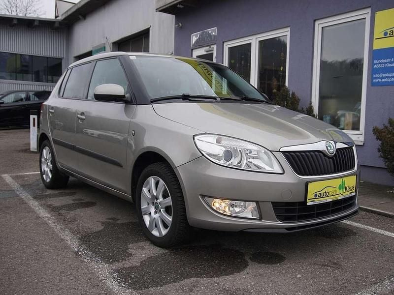 Gebraucht Skoda Fabia Elegance 69 PS (50 kW) 2012 Beige Kleinwagen
