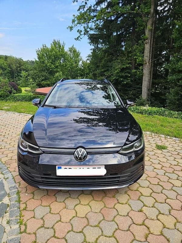 Gebraucht VW Golf VIII Life 110 PS (80 kW) 2023 Schwarz Kombi