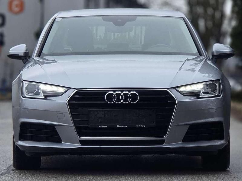 Gebraucht Audi A4 Basis 150 PS (110 kW) 2016 Silber Limousine