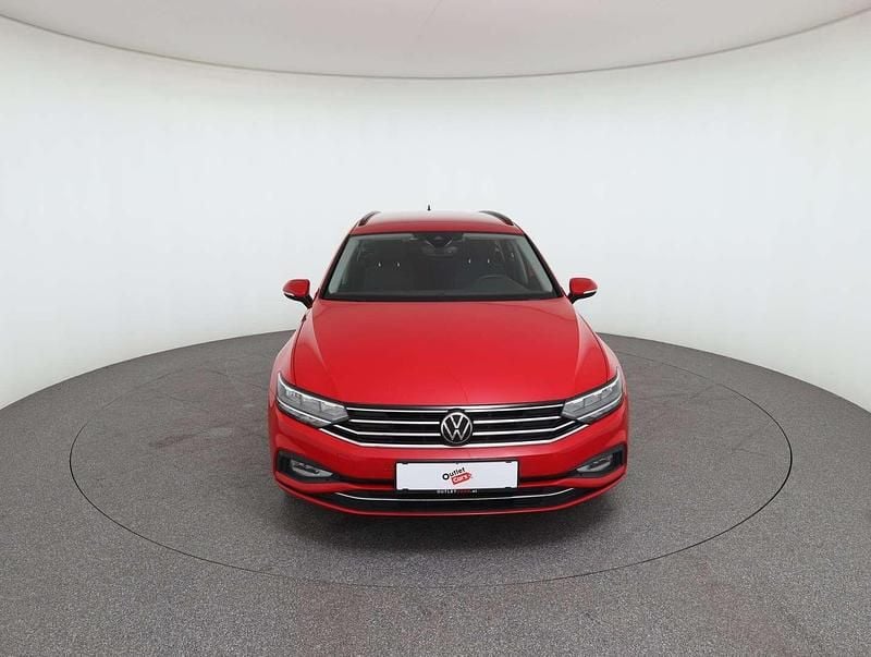 Gebraucht VW Passat Business 122 PS (89 kW) 2023 Rot Kombi