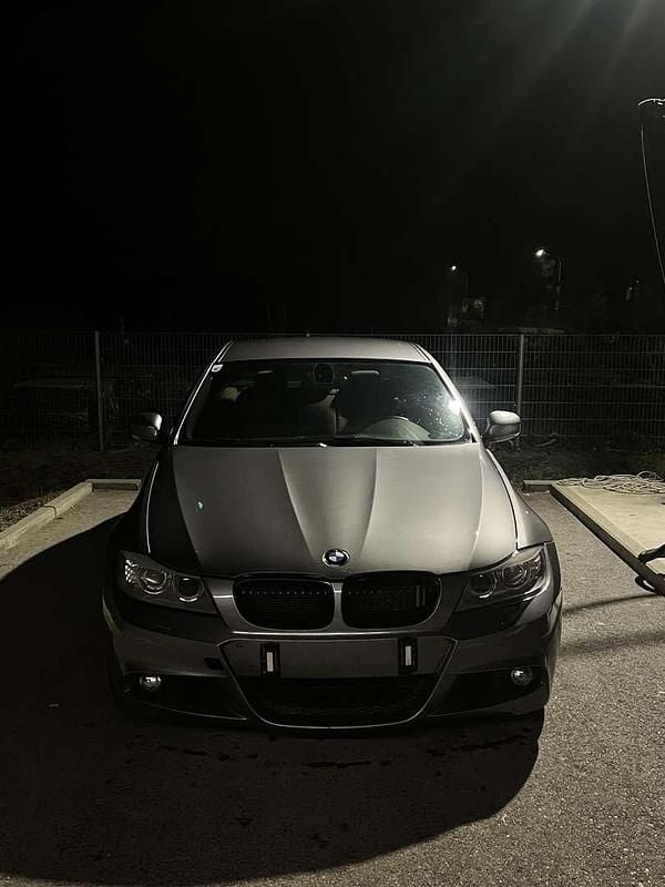 Gebraucht BMW 325 M Sport 218 PS (160 kW) 2010 Grau Limousine