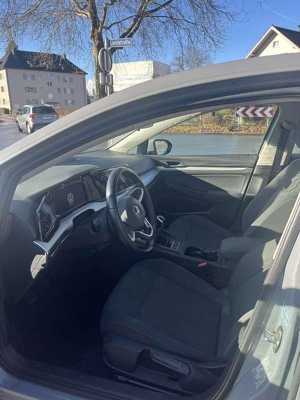 Gebraucht VW Golf VIII Life 131 PS (96 kW) 2020 Grau Limousine