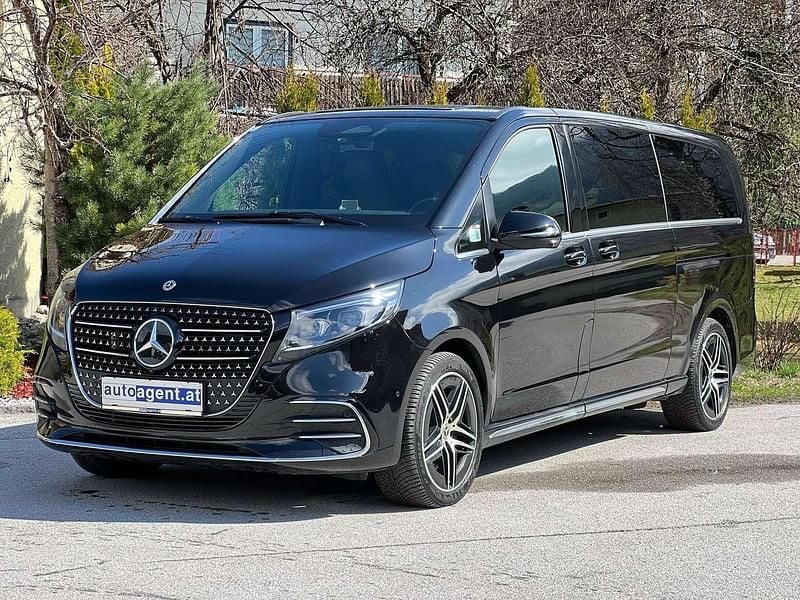 Schwarz Gebraucht 2024 Mercedes V300 AMG Van / Kleinbus | € 104.900 - Bild 1/4