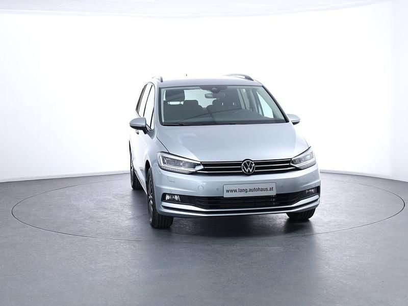 Neu VW Touran 150 PS (110 kW) 2026 Silber  metallic Van / Kleinbus