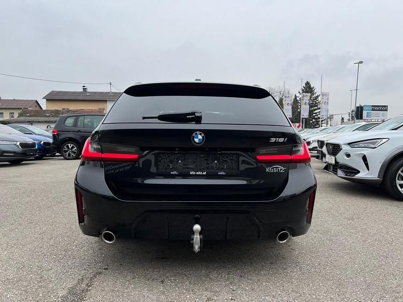 Gebraucht BMW 318 M Sport 156 PS (114 kW) 2024 Schwarz Kombi