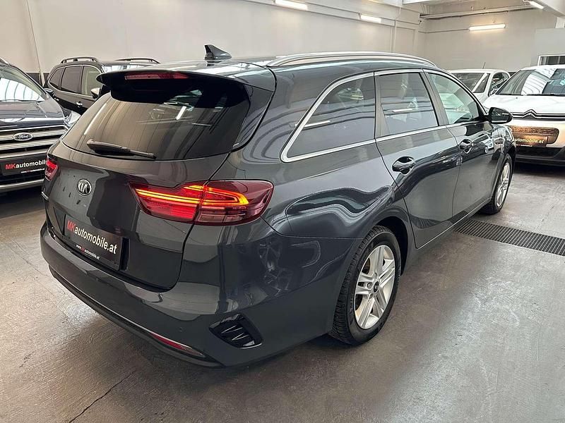 Gebraucht Kia Ceed Sportswagon Silver 136 PS (100 kW) 2021 Grau Kombi