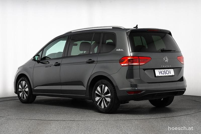 Gebraucht VW Touran Comfortline 150 PS (110 kW) 2025 Grau Van / Kleinbus
