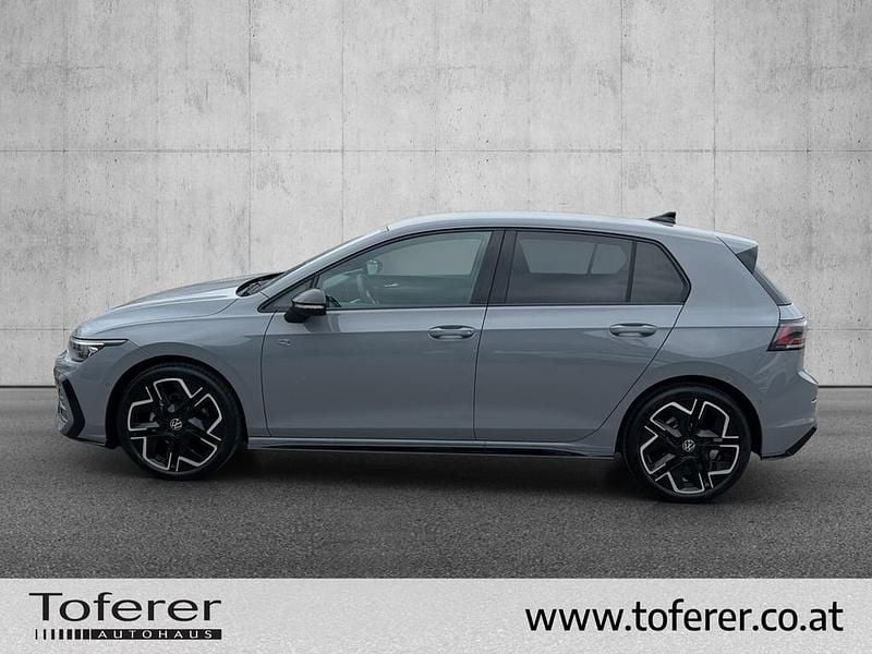 Neu VW Golf VIII Sport 115 PS (84 kW) 2026 Mittelgrau  normal