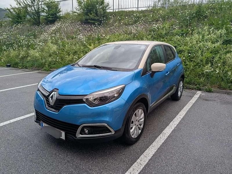 Blau Gebraucht 2015 Renault Captur Expression SUV | € 7.500 (Fairer Preis) - Bild 1/4