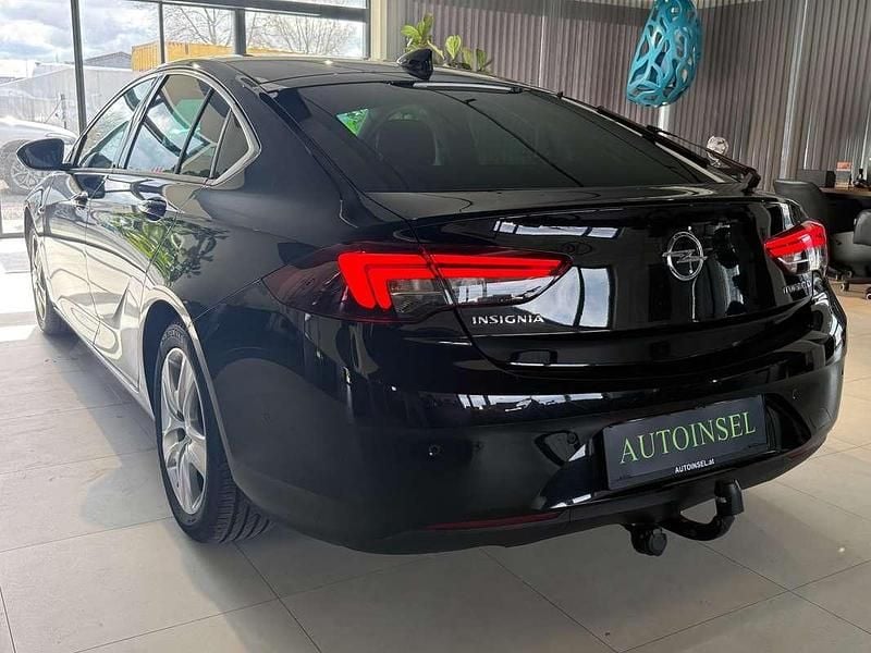 Gebraucht Opel Insignia Edition 136 PS (100 kW) 2018 Schwarz Kleinwagen
