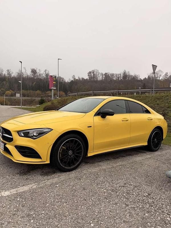 Gebraucht Mercedes CLA250e 160 PS (117 kW) 2020 Gelb Limousine