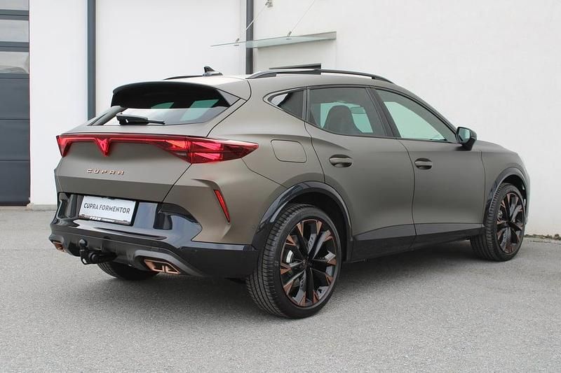 Neu Cupra Formentor VZ 272 PS (200 kW) 2025 Mittelgrau  metallicperleffekt SUV