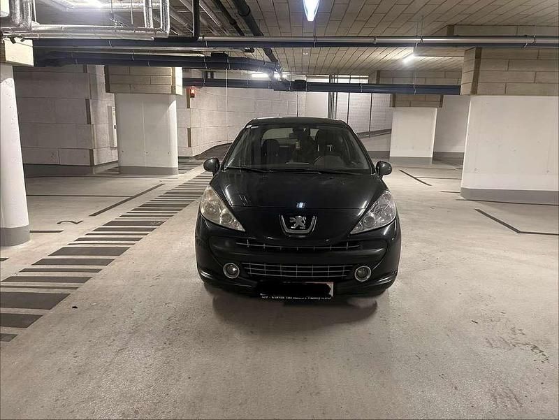 Gebraucht Peugeot 207 Active 120 PS (88 kW) 2008 Schwarz Limousine