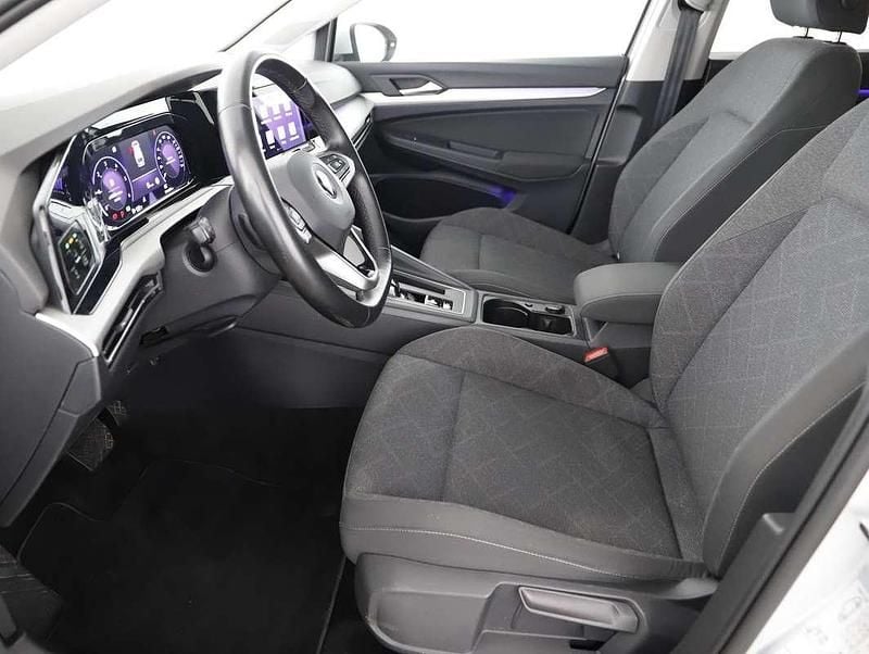 Gebraucht VW Golf VIII Life 116 PS (85 kW) 2022 Silber  metallic Kombi