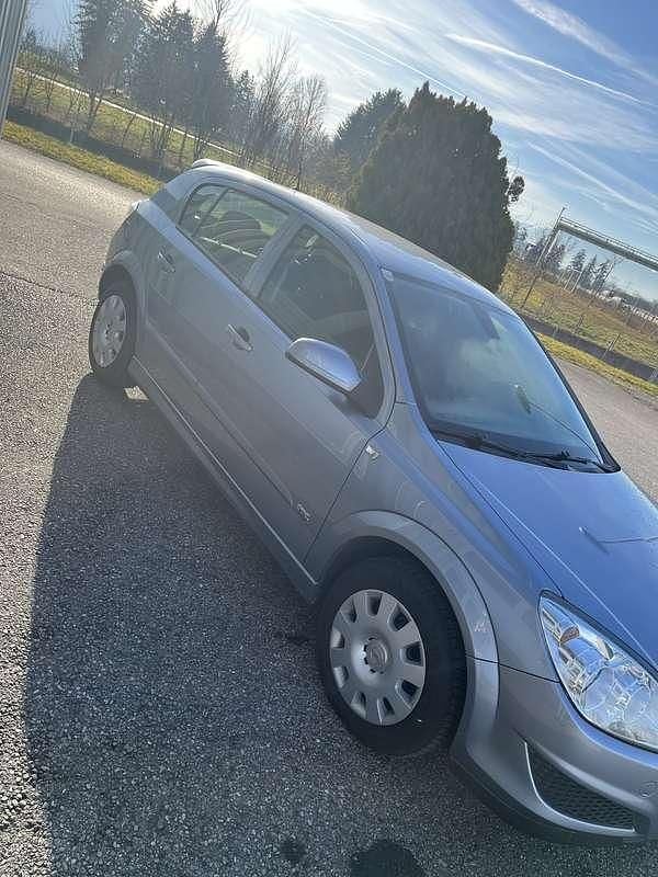 Gebraucht Opel Astra 110 PS (80 kW) 2009 Limousine