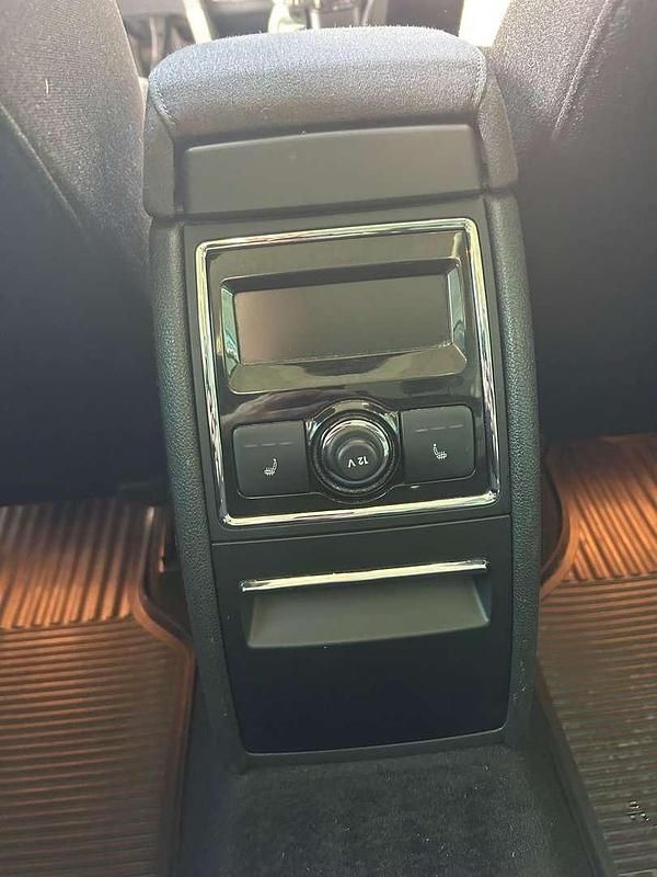 Gebraucht Skoda Superb Elegance 140 PS (102 kW) 2012 Kombi