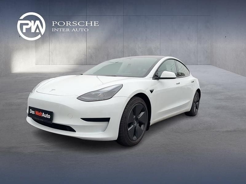 Weiss normal Gebraucht 2023 Tesla Model 3 RWD Limousine | € 28.450 (Fairer Preis) - Bild 1/4