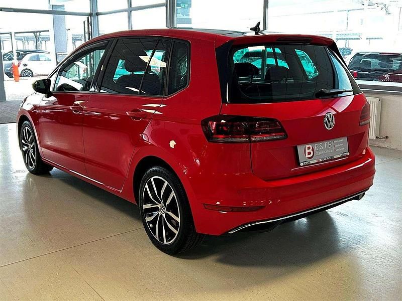 Gebraucht VW Golf VII Comfortline 116 PS (85 kW) 2020 Rot Kombi