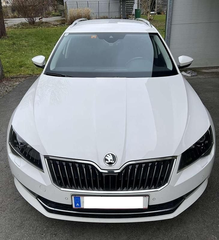 Weiß Gebraucht 2019 Skoda Superb Style Kombi | € 23.000 (Guter Preis) - Bild 1/4