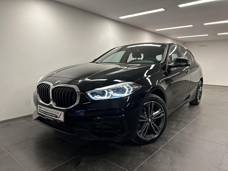 Schwarz Gebraucht 2022 BMW 118 Sport Line Kleinwagen | € 23.450 (Fairer Preis) - Bild 1/4