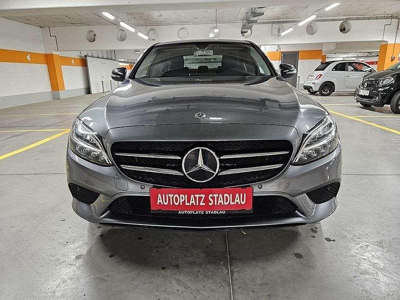 Gebraucht Mercedes C180 122 PS (89 kW) 2019 Grau Limousine