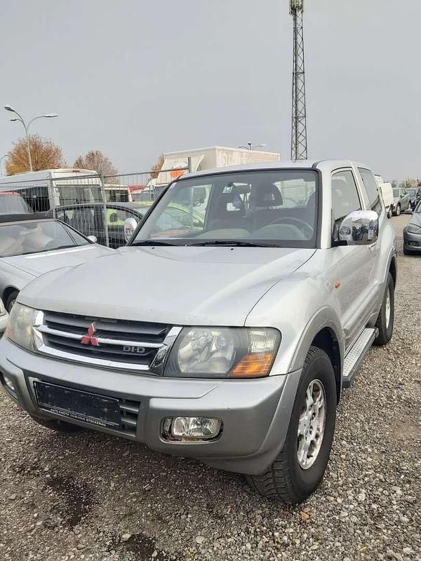 Grau Gebraucht 2001 Mitsubishi Pajero Top SUV | € 4.850 - Bild 1/4