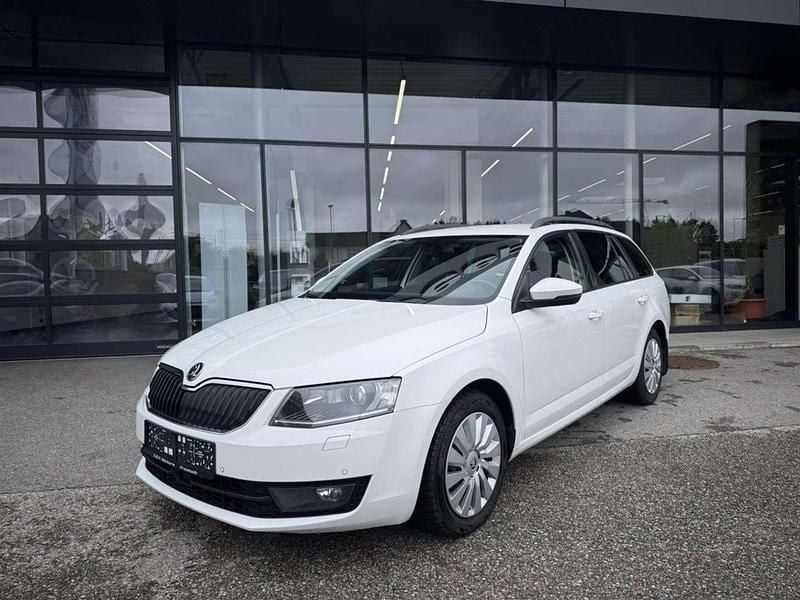 Weiß Gebraucht 2016 Skoda Octavia G-TEC Ambition Kombi | € 9.900 - Bild 1/4